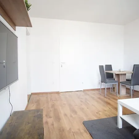 Center Apartment *